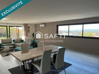 Maison - 230 m² - 6 pièces