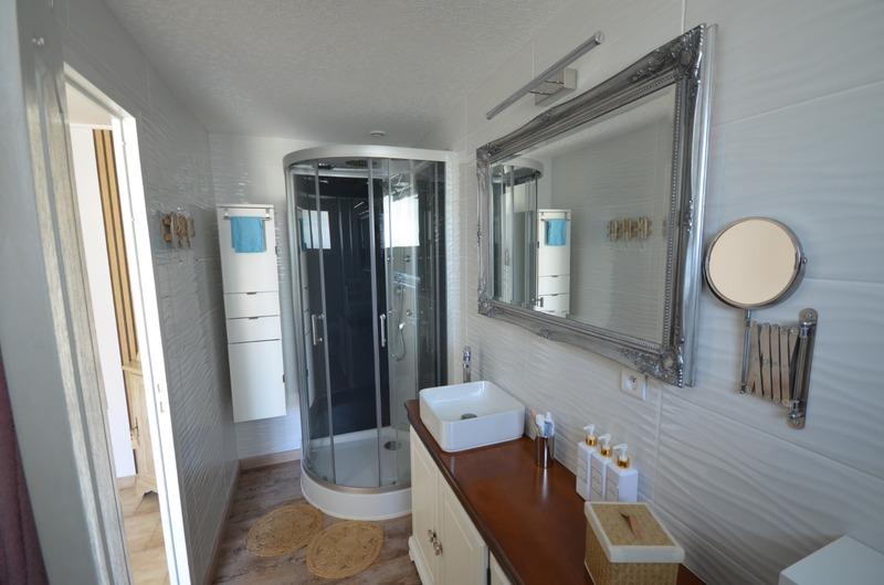 Maison en pierre - 84 m² - 4 pièces