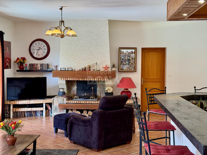 Maison - 186 m² - 7 pièces