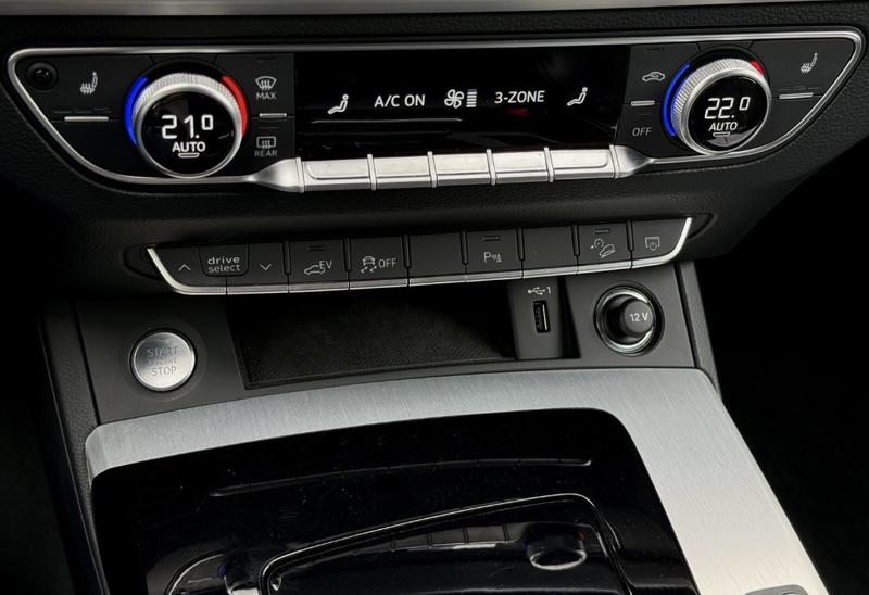 Audi Q5 Sportback 50 TFSIe 299 s-Line Hybride Rechargeable / Attache Remorque Coffre Elec Apple Carplay Android Auto