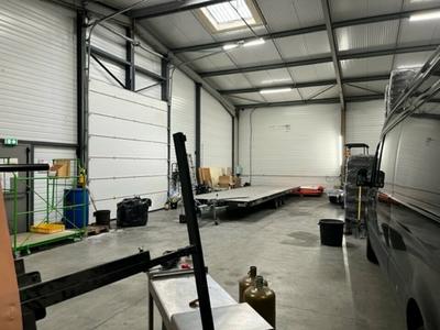 Local d'activité / Entrepôt - 720 m²