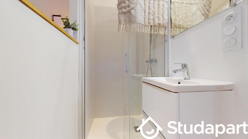 Chambre - 11 m² - 1 pièce