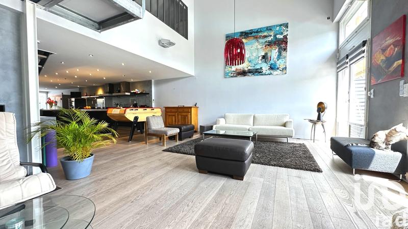 Loft - 184 m² - 11 pièces