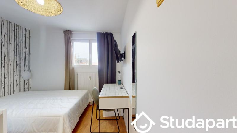 Chambre - 13 m² - 1 pièce