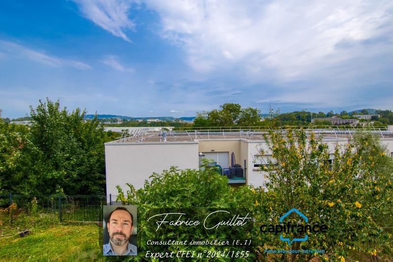 Maison - 241 m² - 7 pièces