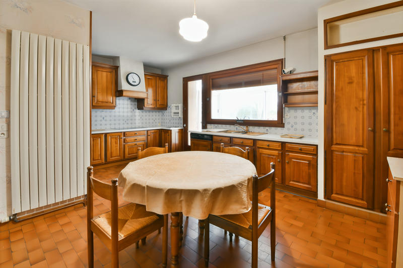 Maison - 320 m² - 10 pièces