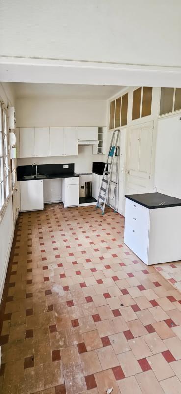 Maison - 220 m² - 9 pièces