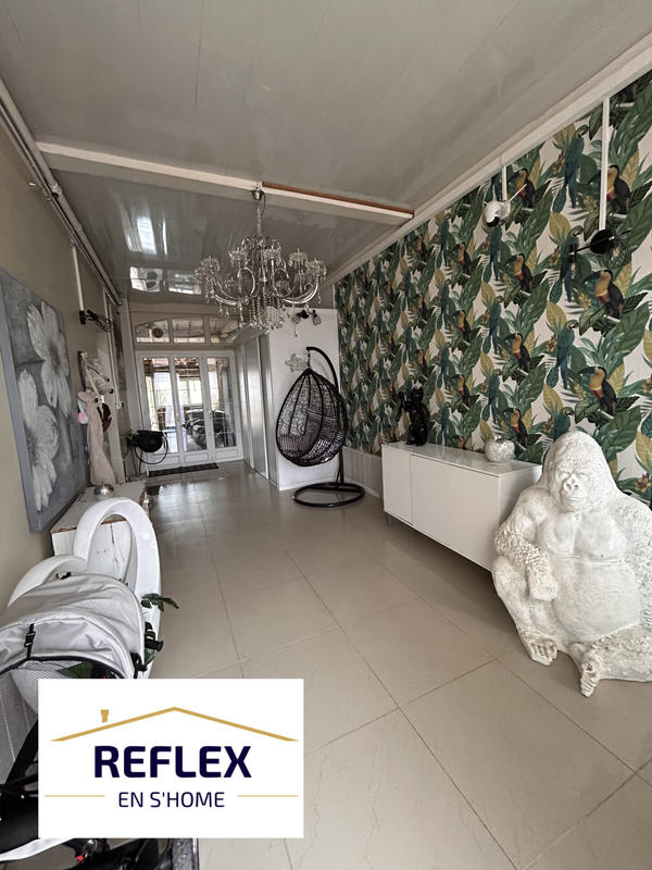 Maison - 270 m² - 8 pièces