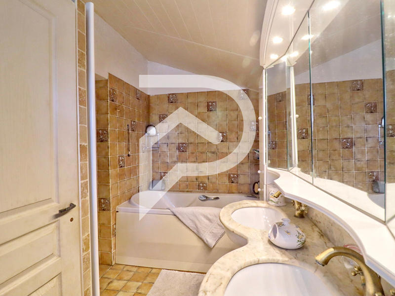 Villa - 144 m² - 5 pièces