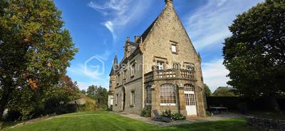 Maison - 353 m² - 12 pièces