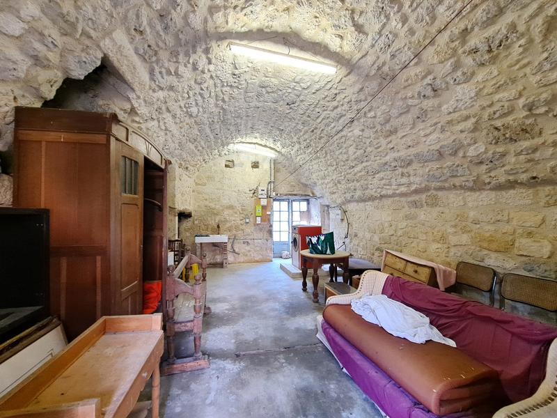 Château - 570 m² - 12 pièces