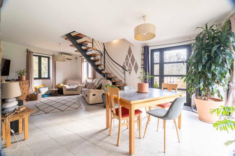 Maison - 104 m² - 4 pièces