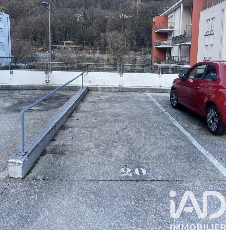 Parking - 13 m²