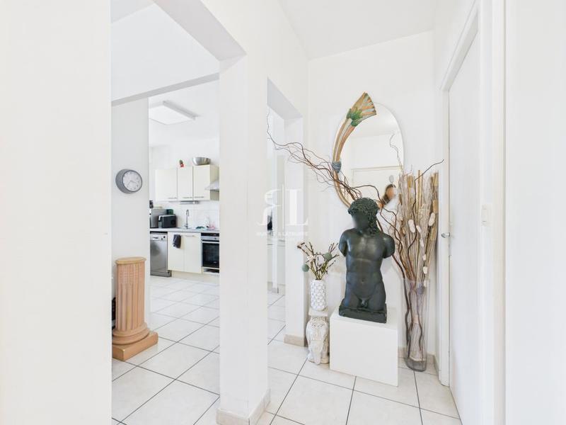 Appartement - 80 m² - 3 pièces