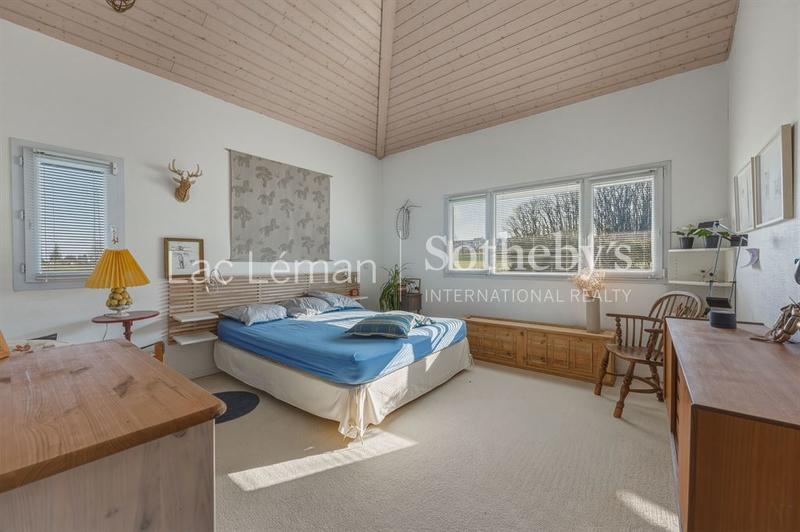 Maison - 350 m² - 9 pièces