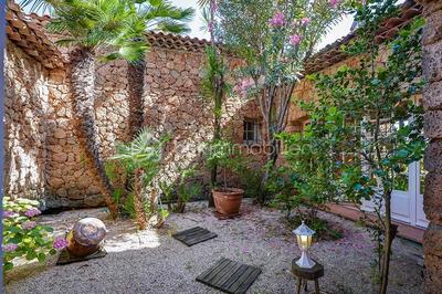 Appartement - 600 m² - 10 pièces