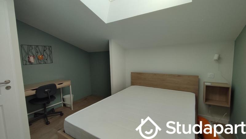 Chambre - 11 m² - 1 pièce