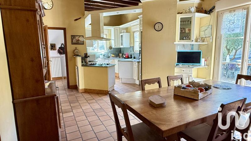 Maison - 477 m² - 15 pièces