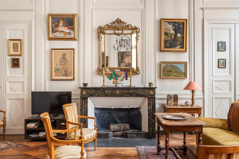 Appartement - 163 m² - 6 pièces