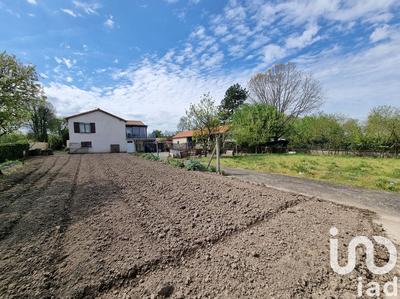 Maison - 211 m² - 9 pièces