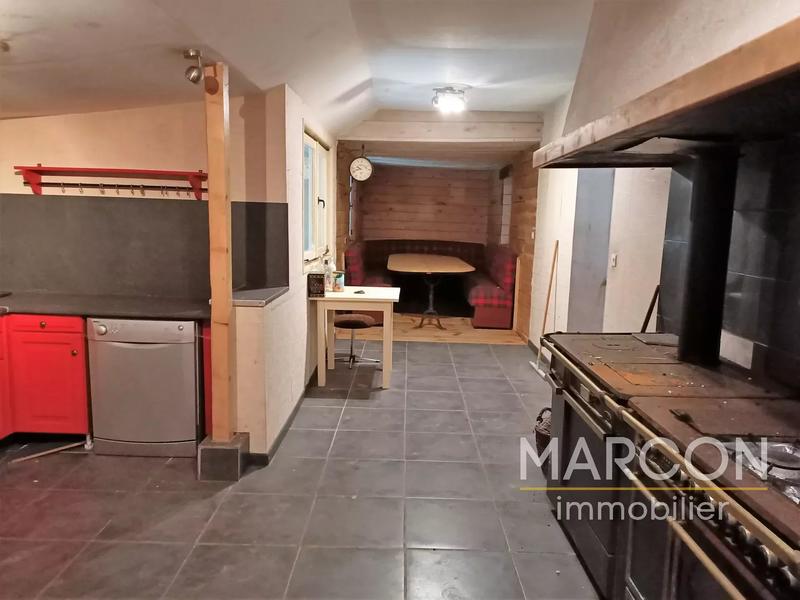 Maison - 417 m² - 14 pièces