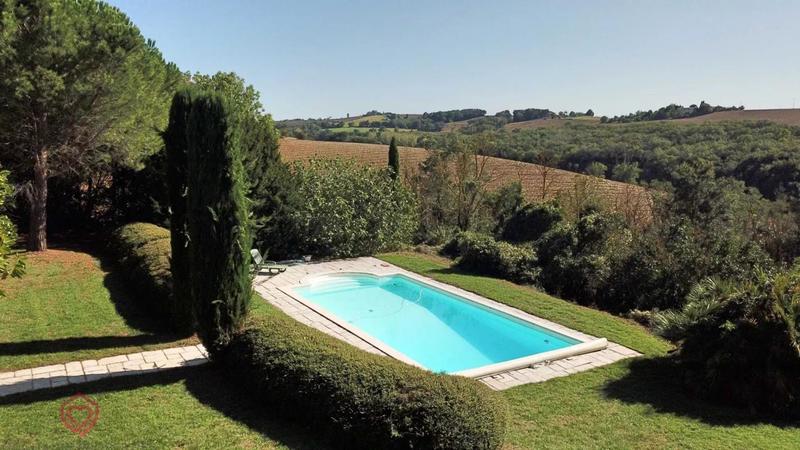 Maison de maîtres - 495 m² - 9 pièces