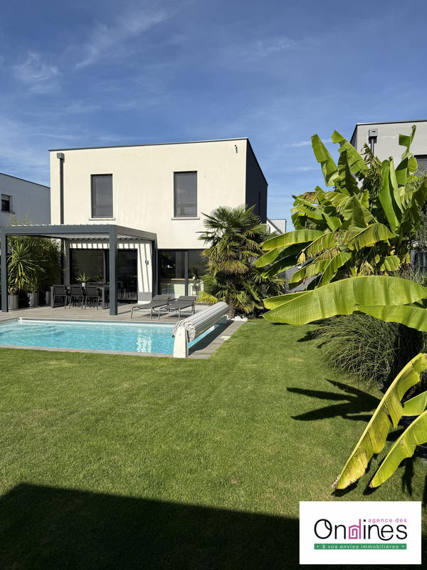 Maison - 111 m² - 5 pièces