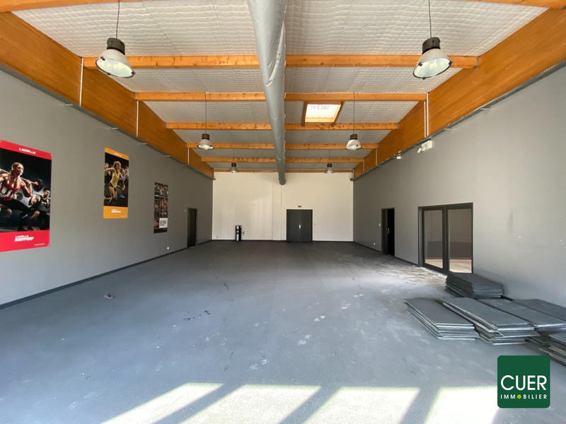 Local commercial - 4 pièces