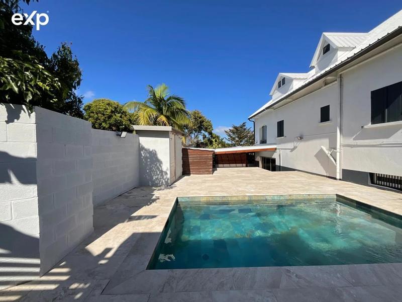 Maison - 310 m² - 8 pièces