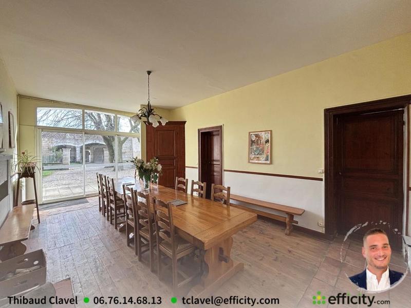 Maison - 416 m² - 15 pièces