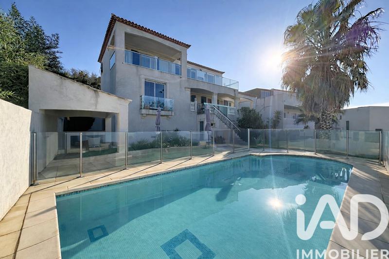 Maison - 200 m² - 6 pièces