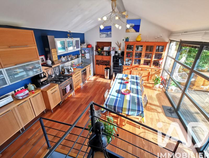 Maison - 305 m² - 10 pièces