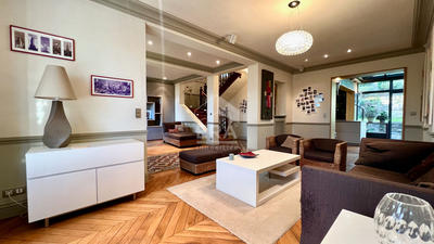 Maison - 167 m² - 6 pièces