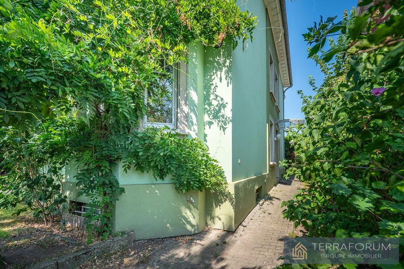 Maison - 265 m² - 8 pièces