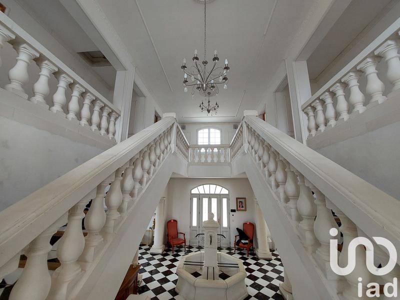 Maison - 209 m² - 8 pièces