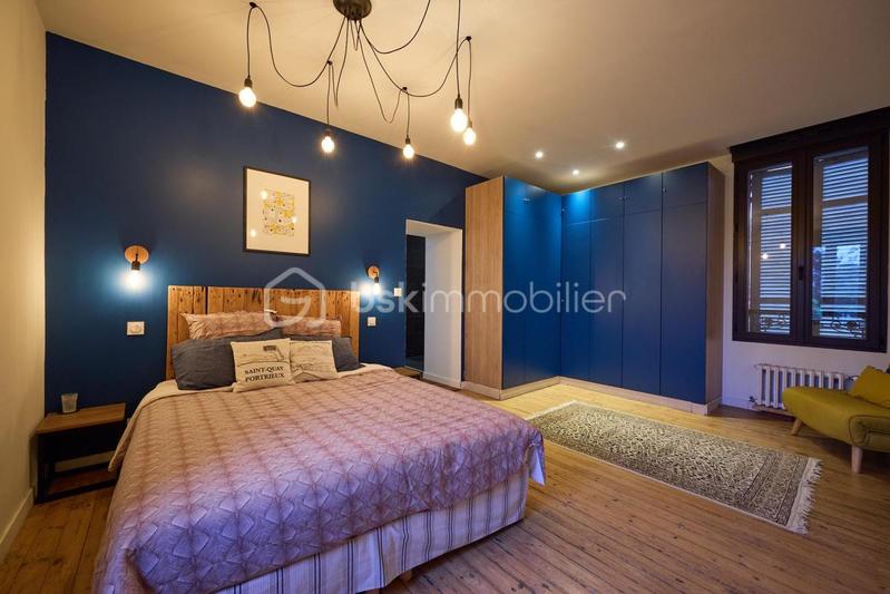 Maison de maîtres - 260 m² - 9 pièces