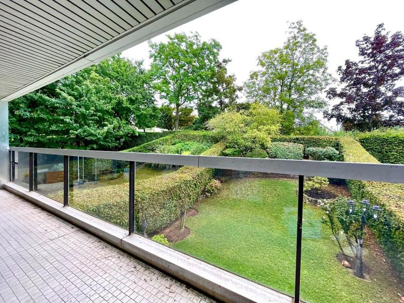 Appartement - 98 m² - 4 pièces