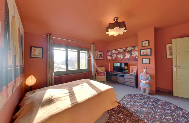 Maison - 207 m² - 6 pièces