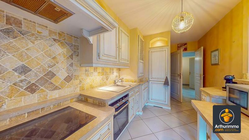 Appartement - 92 m² - 4 pièces