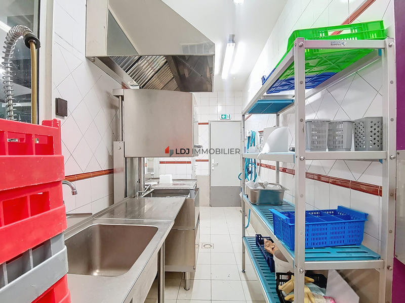 Local commercial - 54 m² - 1 pièce