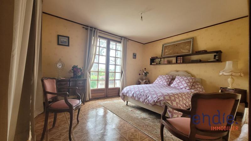 Viager - Maison de village - 140 m² - 7 pièces