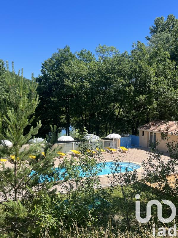 Maison - 230 m² - 16 pièces