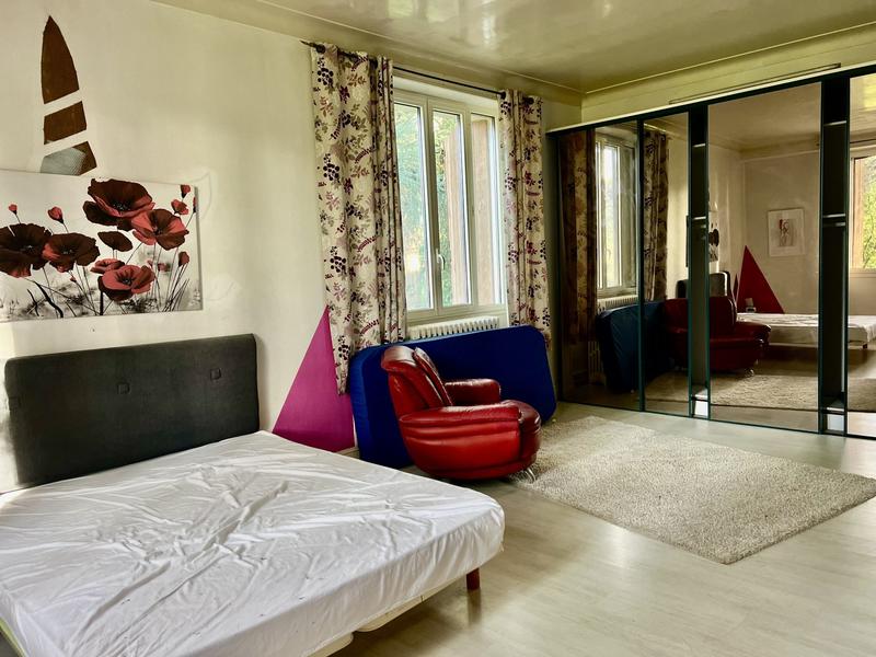 Maison traditionnelle - 220 m² - 6 pièces