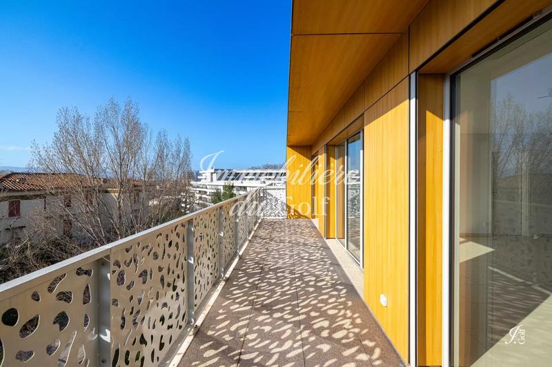 Appartement - 94 m² - 4 pièces