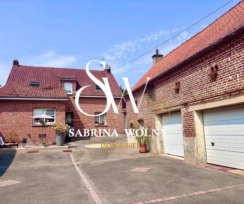 Maison traditionnelle - 195 m² - 6 pièces