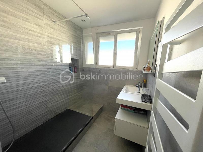 Appartement - 81 m² - 5 pièces