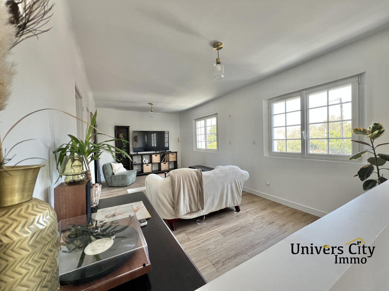 Maison - 181 m² - 8 pièces