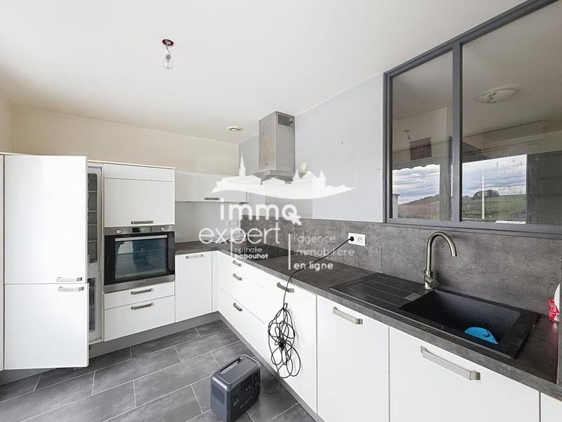 Maison - 94 m² - 5 pièces