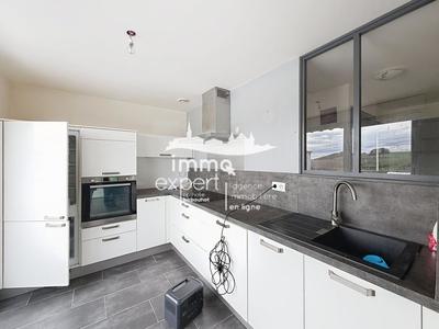 Maison - 94 m² - 5 pièces