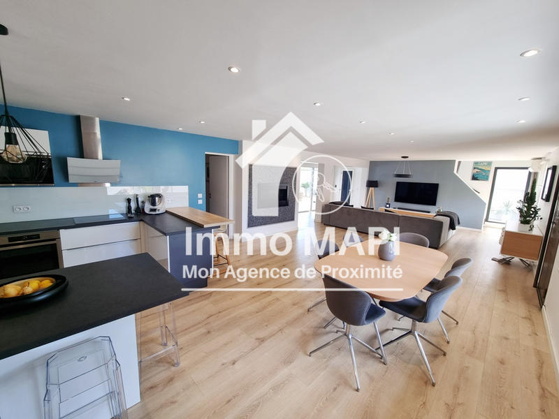 Maison - 312 m² - 8 pièces